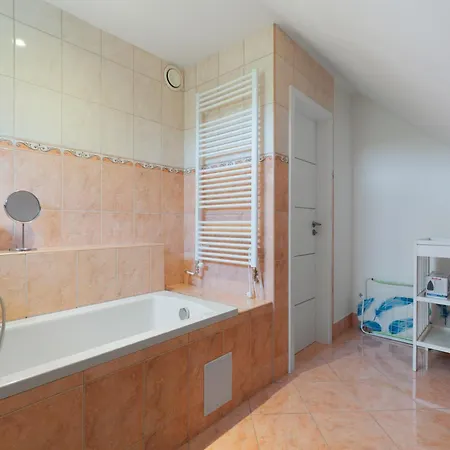 بيت للعطل Dalov *